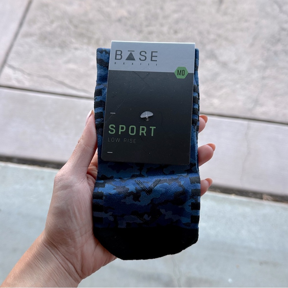 Base 33 Low Cut Sock - M